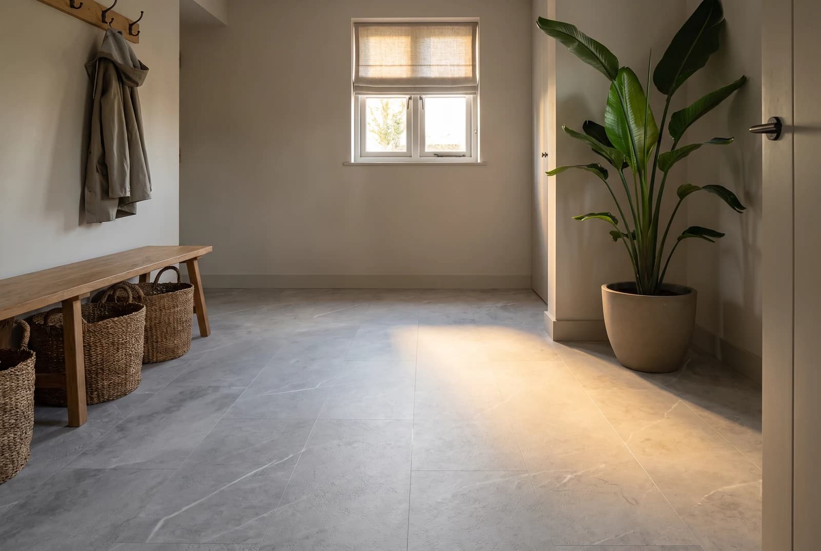 Glue-down vinyl Marmorica (light grey) in an interior