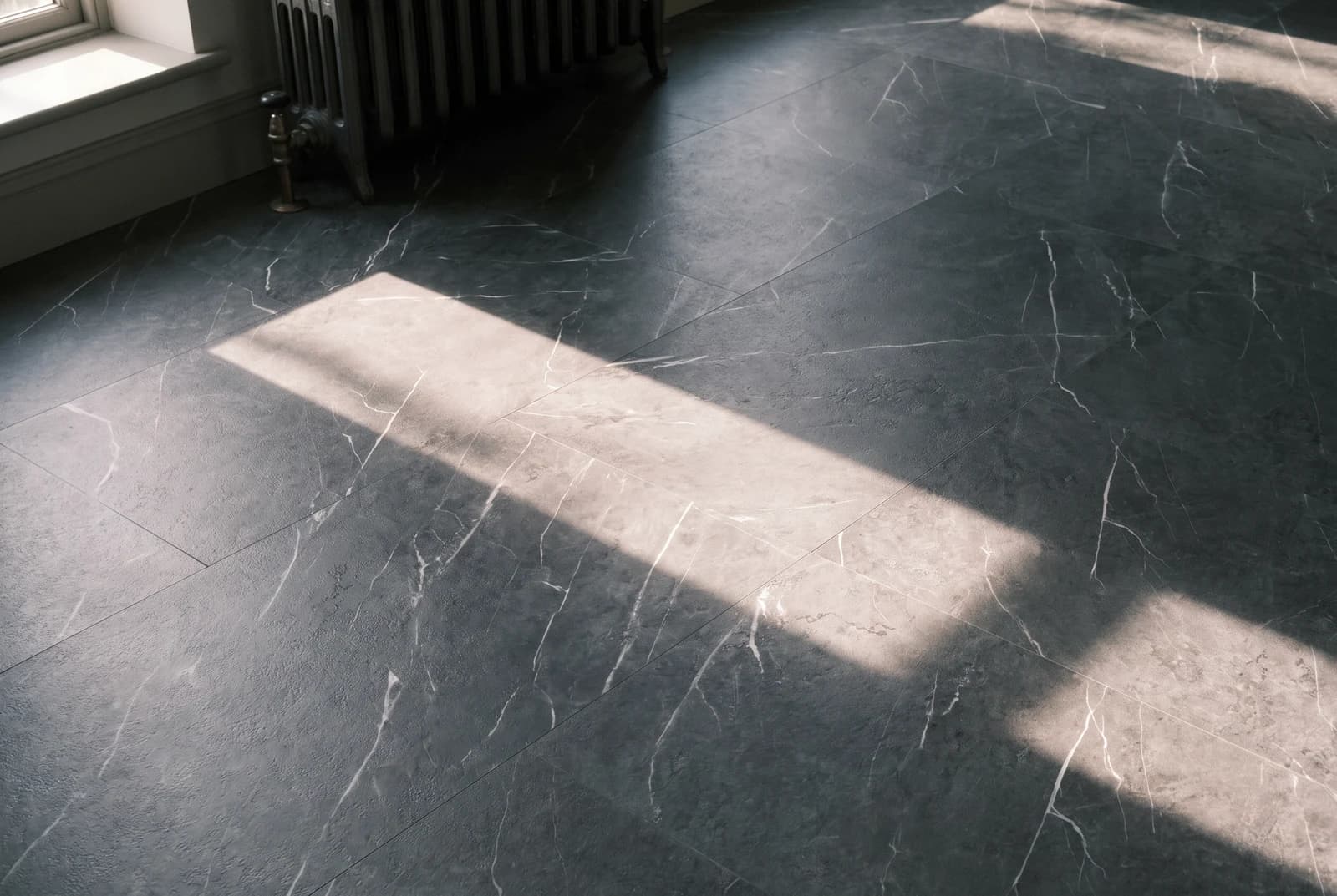 Glue-down vinyl Marmorica (dark grey)