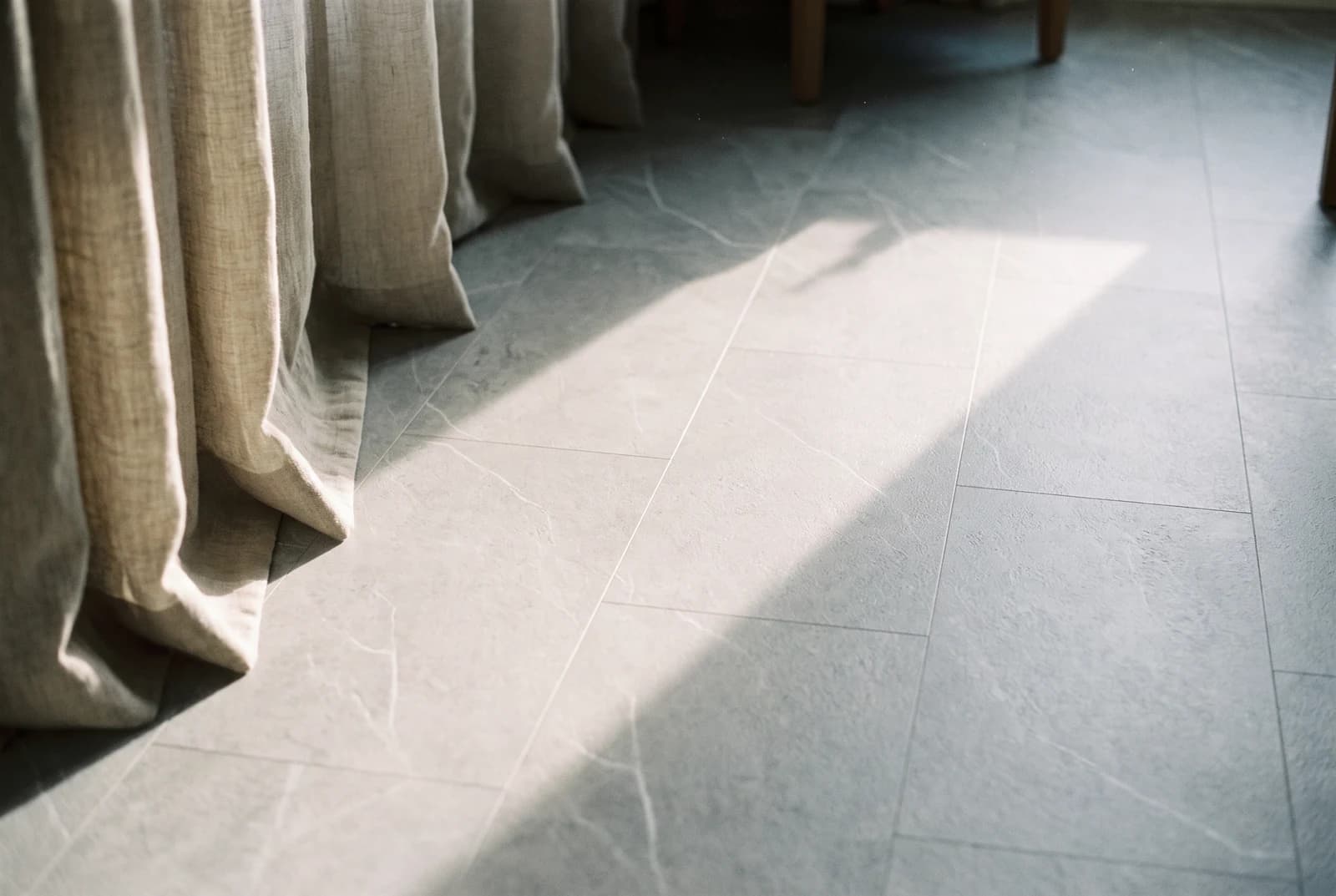 SPC Marmorica (light grey) in an interior
